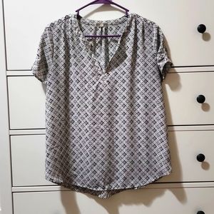 Pleione Black and White Blouse - Small Loose Fit